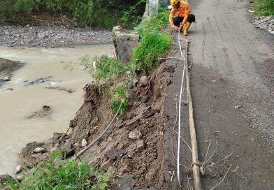 Babinsa Argasunya Tinjau Lokasi Tanah Longsor di Lebakngok Babinsa Argasunya Tinjau Lokasi Tanah Longsor di Lebakngok