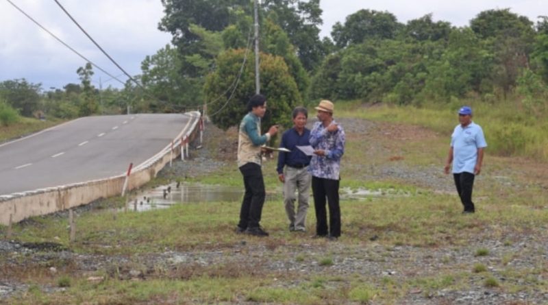 Respons Cepat Keluhan Warga, H. Akhmad Rojain Turun Langsung Tinjau Akses Kantor Bupati Kotabaru Respons Cepat Keluhan Warga, H. Akhmad Rojain Turun Langsung Tinjau Akses Kantor Bupati Kotabaru